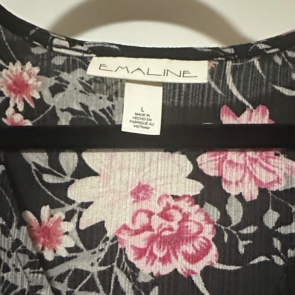 Chic Floral Women's Top in Black and Pink - Picture 2 of 4